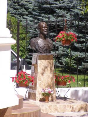 Прикрепленное изображение: бюст Николая P7132293а.JPG